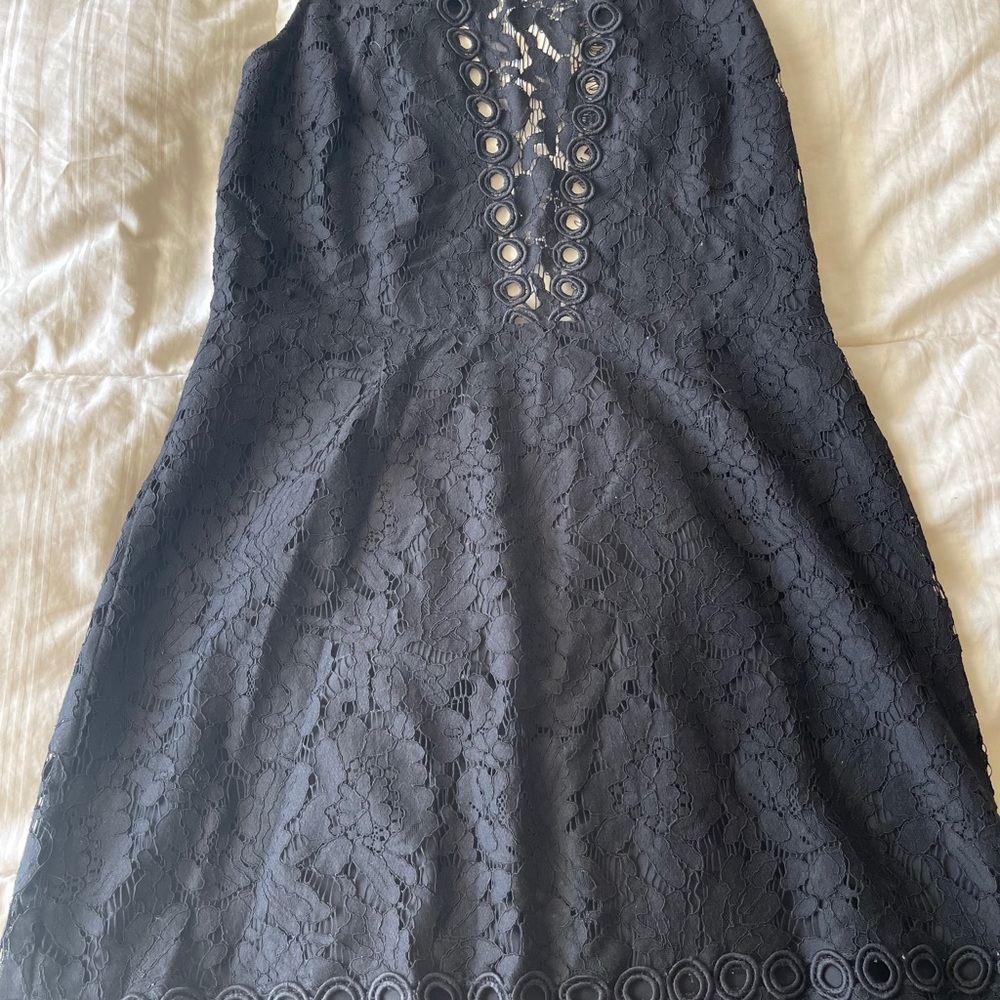 Lace bodycon dress - Picture 3 of 6